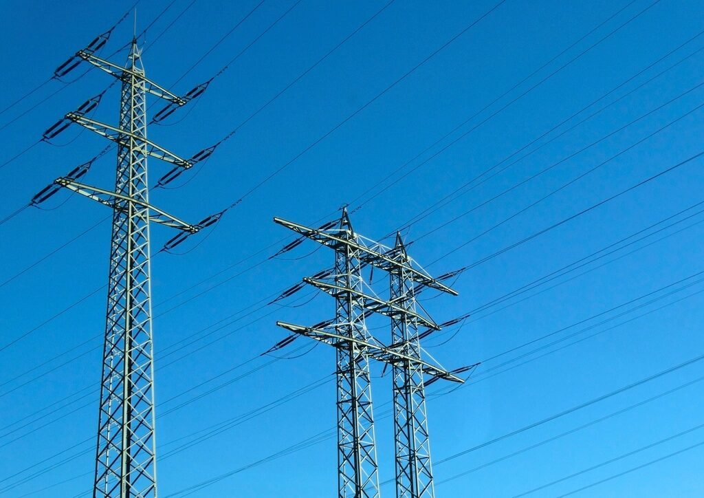 PVPC o mercado libre en 2026: cuál te sale más barato según tu consumo