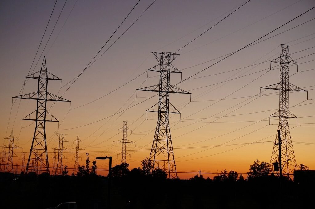 Tarifa de luz de precio fijo o indexada: ventajas, riesgos y para quién es cada una